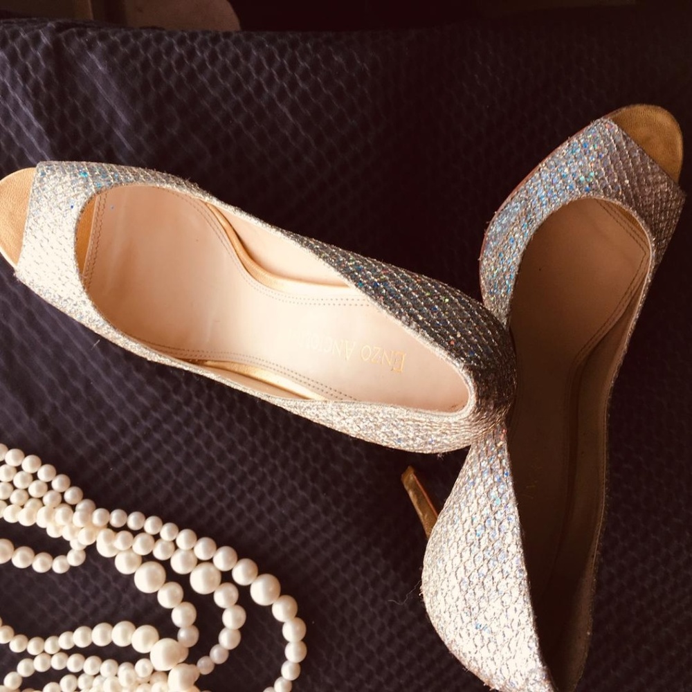 Free Shipping--Enzo Angiolini Silver/Gold  Peep Toe Heels 6.5